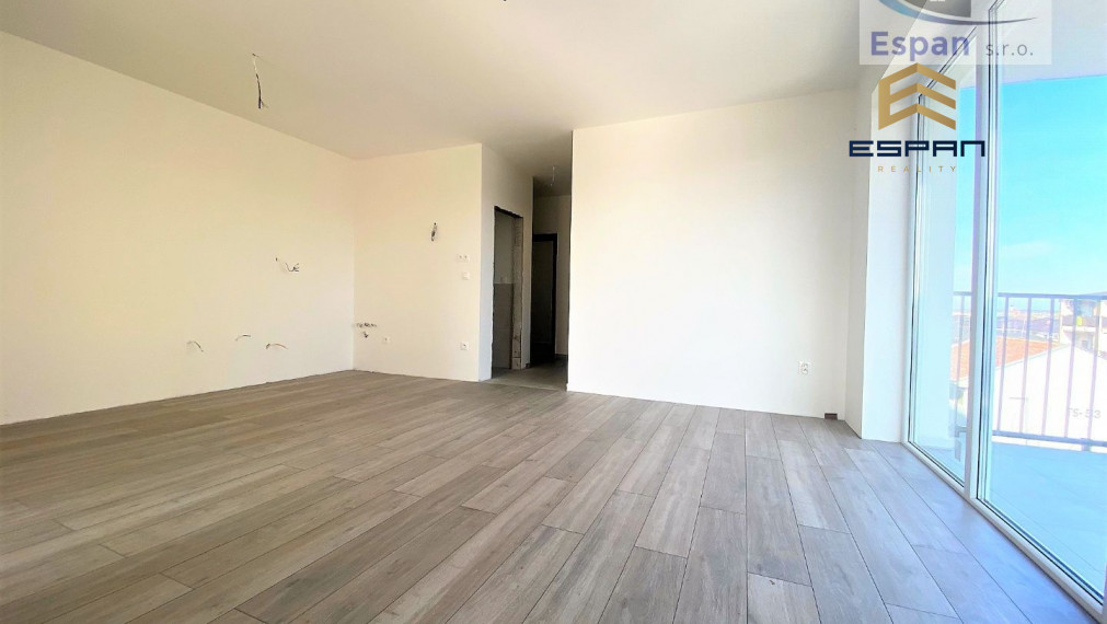 **NOVOSTAVBA: Nový 3 izbový byt v ŠTANDARDE s vlastným vykurovaním, ul. Cesta Mládeže/ Malacky!!