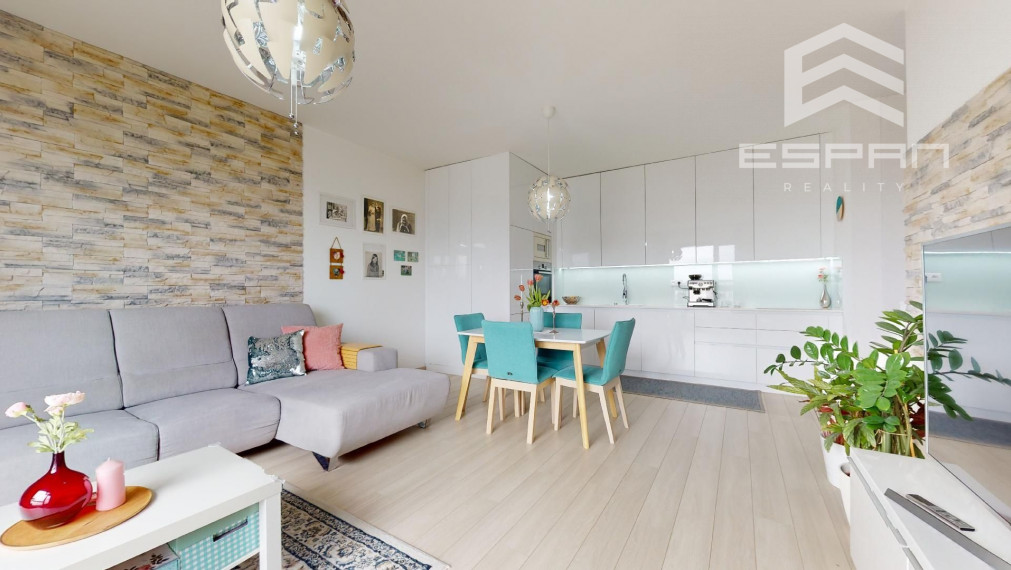 Príjemný 2 izbový byt v obľúbenom modernom komplexe Tri vody, Malinovo