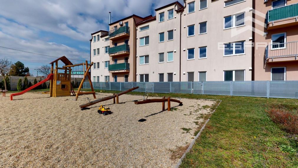 3 izbový byt v novostavbe s predzáhradkou a parkovaním