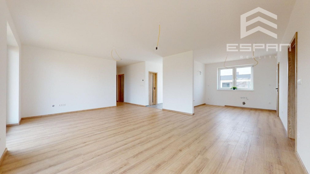 Rodinný dom s 2 kúpeľňami v ŠTANDARDE v obci Malé Leváre!!
