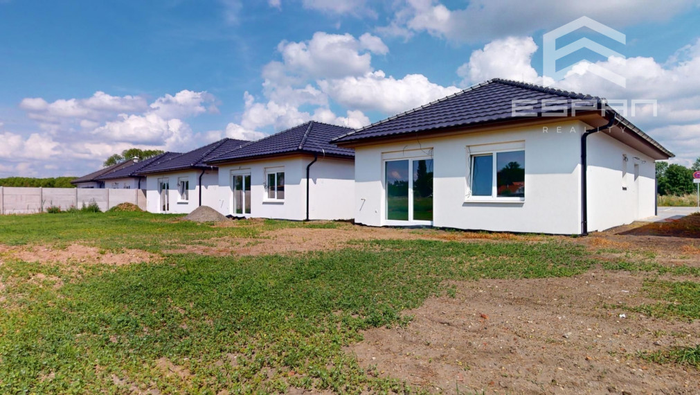 Samostatne stojaci 4 - IZBOVÝ RODINNÝ BUNGALOV s tepelným čerpadlo v obci Jakubov pri Malackách!!