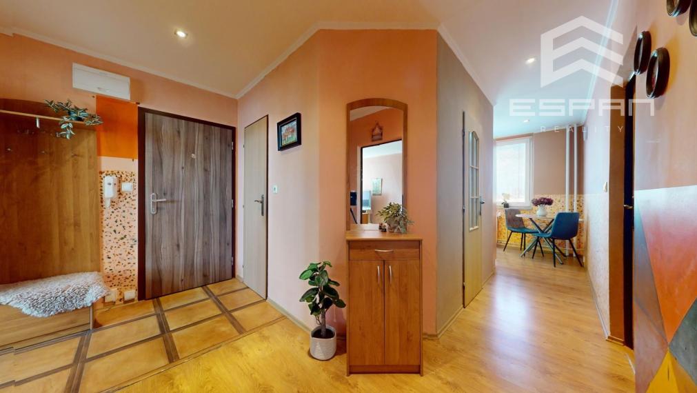 NA PREDAJ: Priestranný 3 izbový byt priamo v CENTRE mesta Malacky!!