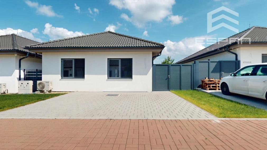 4 izb. bungalov s tepel. čerpadlom v štandarde, vrátane dokončeného exteriéru domu/Jakubov!!