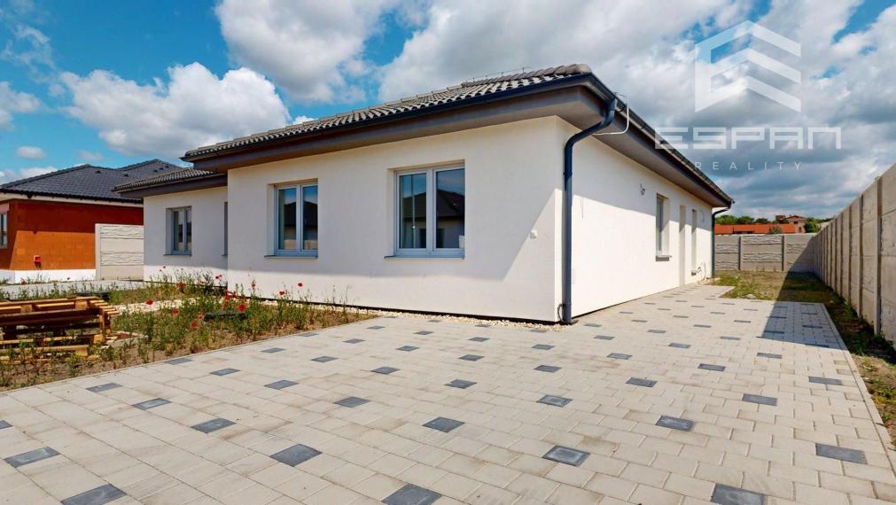 !!REZERVOVANÉ!!Tehlové 4 izb. rodinné domy v novovybudovanej lokalite obce/ Moravský Sv. Ján