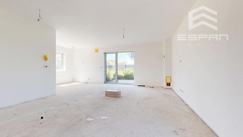 Skolaudovaný 4 izb. rodinný dom v dvojdome so záhradkou/Plavecký Mikuláš!!