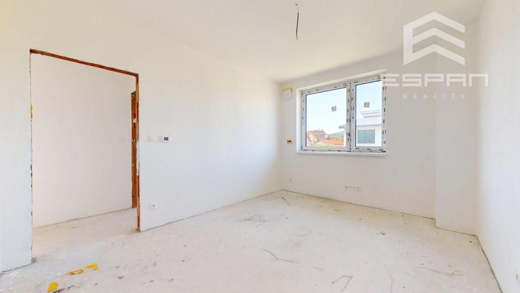 Skolaudovaný 4 izb. rodinný dom v dvojdome so záhradkou/Plavecký Mikuláš!!