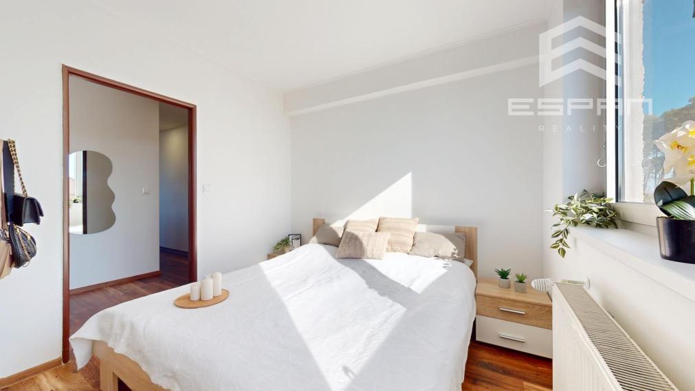 Vkusne zrekonštruovaný 3 izb. byt v byt. dome s garážou a pivnicou o výmere 16 m2!!