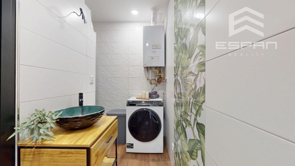 Vkusne zrekonštruovaný 3 izb. byt v byt. dome s garážou a pivnicou o výmere 16 m2!!