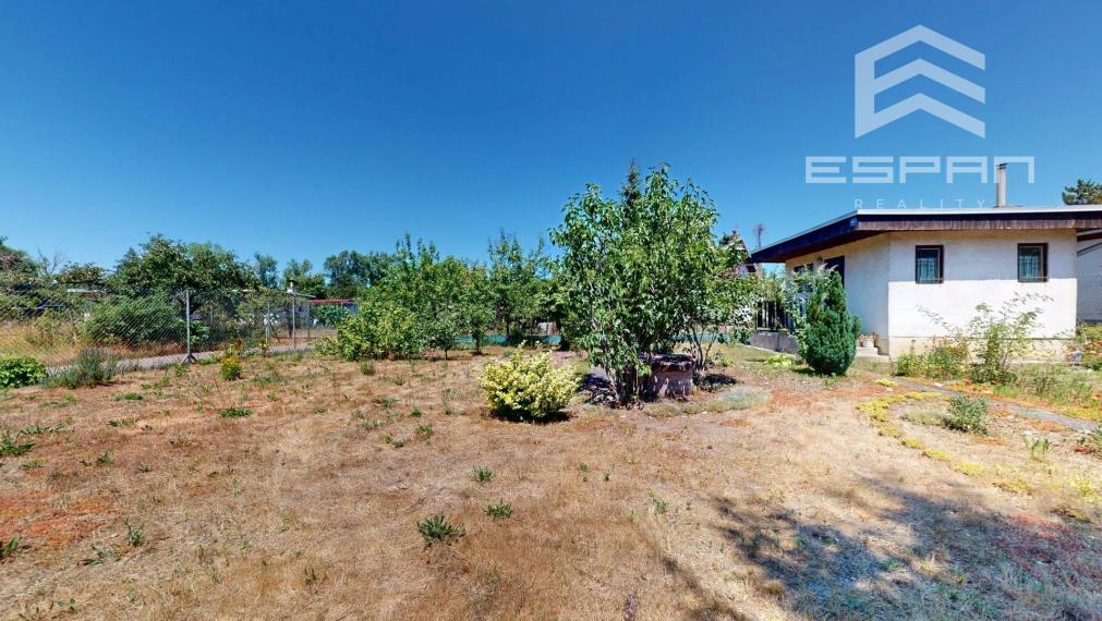 NA PREDAJ: Murovaná záhradá chatka v záhradkarskej oblasti Nad Výhonom/Malacky