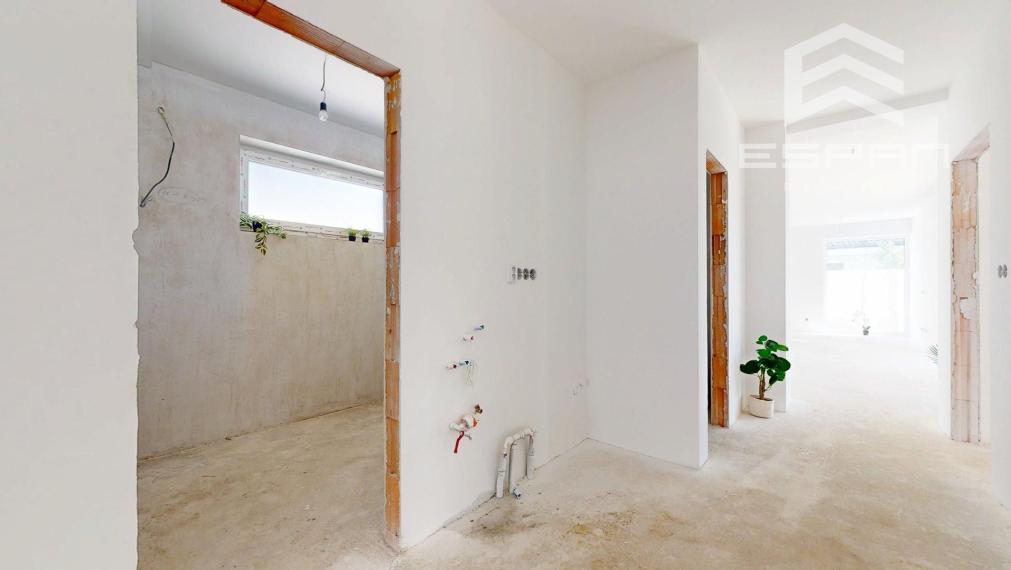 Novostavba 5 izb. rodinného domu s premyslenou dispozíciou v pokojnej lokalite v obci Kostolište