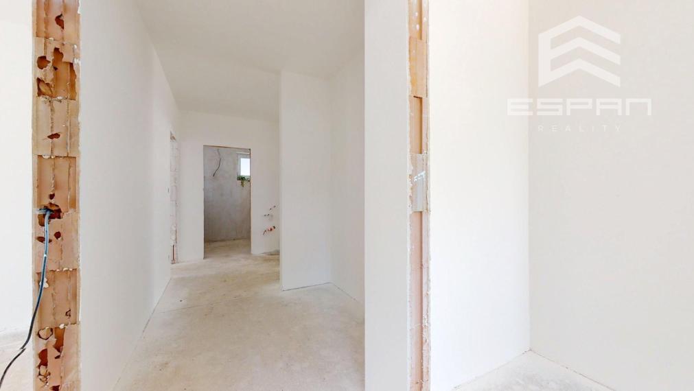 Novostavba 5 izb. rodinného domu s premyslenou dispozíciou v pokojnej lokalite v obci Kostolište