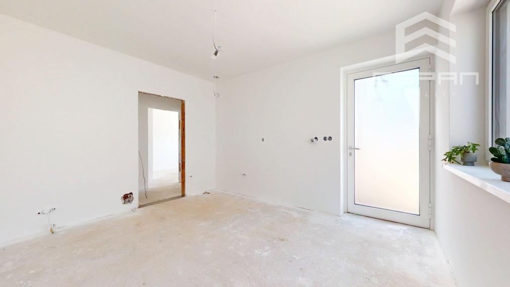 Novostavba 5 izb. rodinného domu s premyslenou dispozíciou v pokojnej lokalite v obci Kostolište