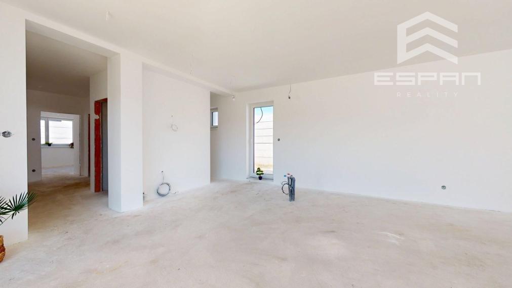 Novostavba 5 izb. rodinného domu s premyslenou dispozíciou v pokojnej lokalite v obci Kostolište