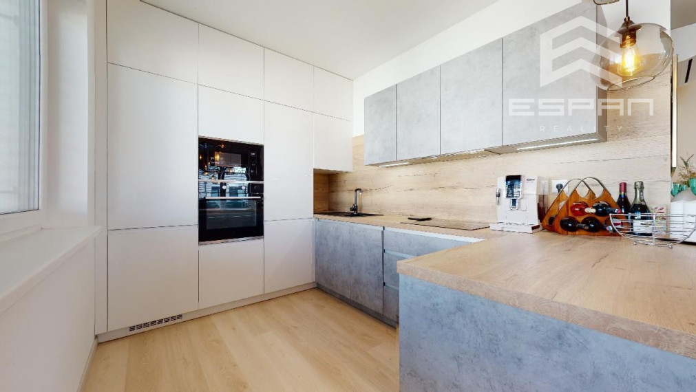 **NA PRENÁJOM: Exkluzívny 2 izbový byt s parkovaním v Kostolišti!!