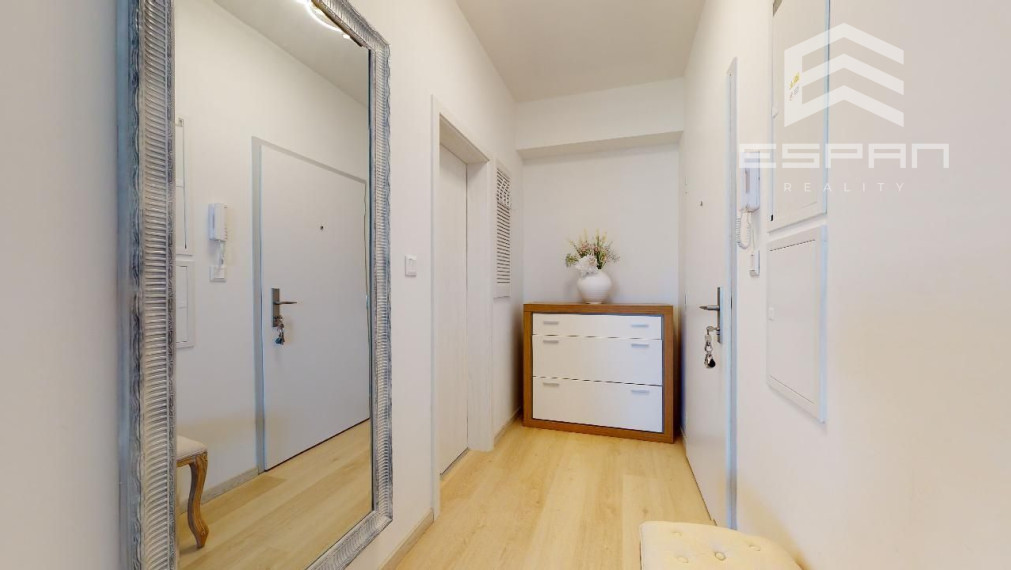 **NA PRENÁJOM: Exkluzívny 2 izbový byt s parkovaním v Kostolišti!!