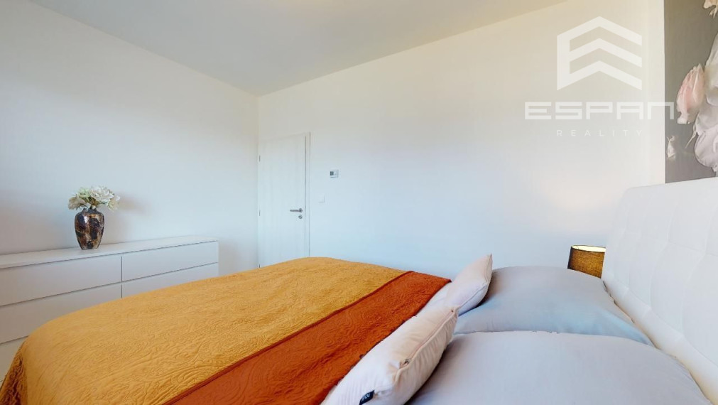 **NA PRENÁJOM: Exkluzívny 2 izbový byt s parkovaním v Kostolišti!!