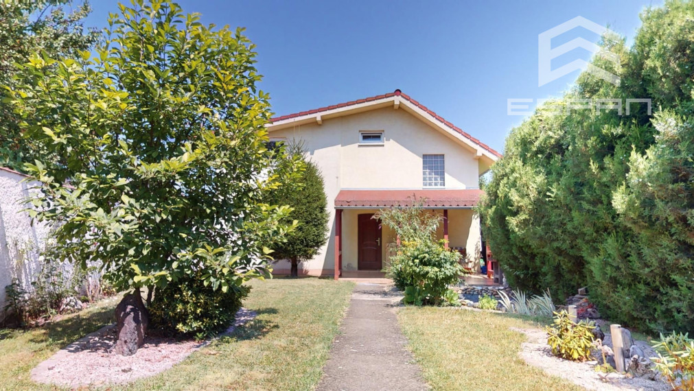 NOVÁ CENA: Rodinný dom s 2 bytovými jednotkami v centre mesta Malacky na ul. Kukučínova