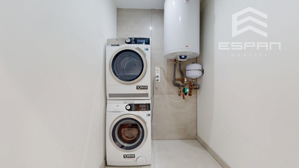 Nadštandardne vyhotovený rodinný bungalov s dvojgarážou v obci Kostolište