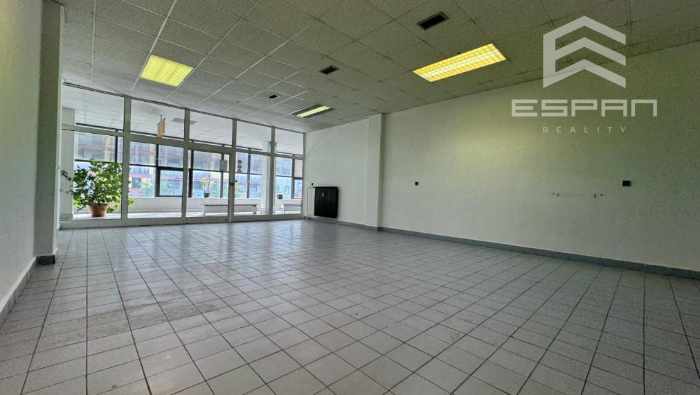 NA PRENÁJOM: Obchodný/kancelársky priestor o výmere 75 m2 na ul. Záhorácka v Malackách