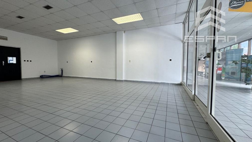 NA PRENÁJOM: Obchodný/kancelársky priestor o výmere 75 m2 na ul. Záhorácka v Malackách