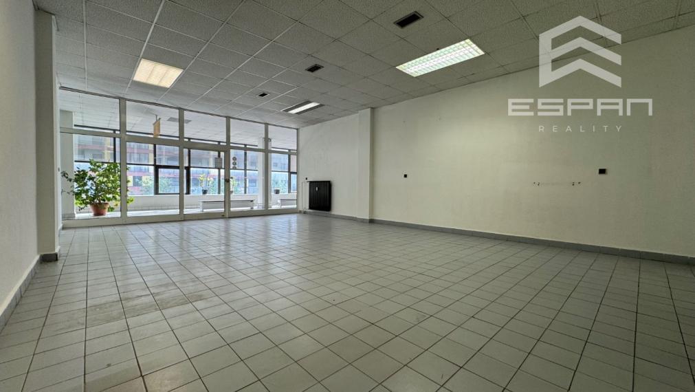 NA PRENÁJOM: Obchodný/kancelársky priestor o výmere 75 m2 na ul. Záhorácka v Malackách