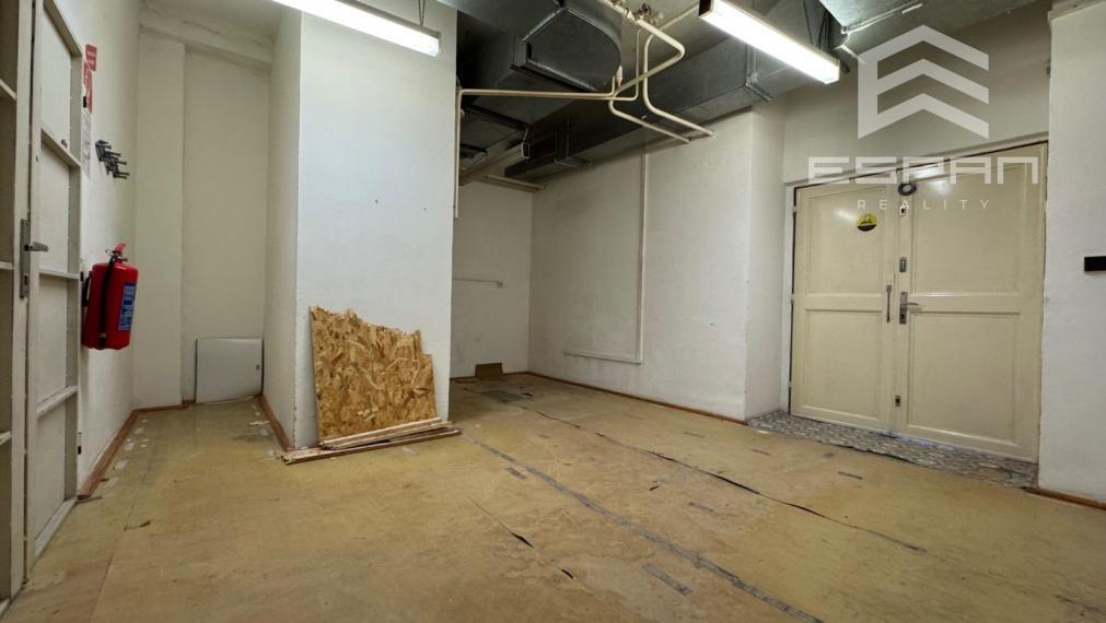 NA PRENÁJOM: Obchodný/kancelársky priestor o výmere 75 m2 na ul. Záhorácka v Malackách