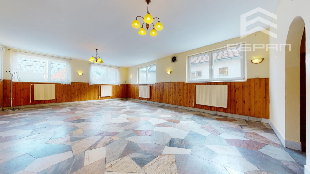 ***Zariadená prevádzka pohostinstva, s reštauráciou al. obchodu v obci Veľké Leváre, okr. MALACKY**!!