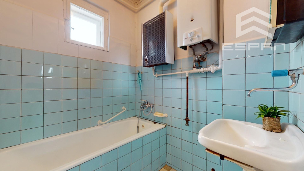 Zachovalý rodinný dom v centre obce Jakubov s pekným pozemkom