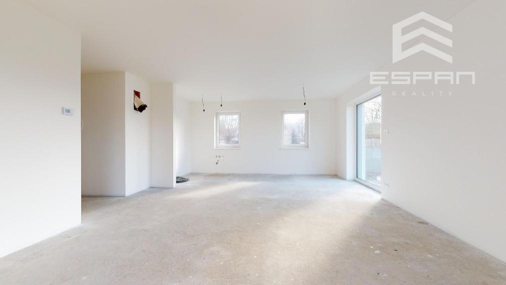 SKOLAUDOVANÝ 4 izb. rodinný bungalov s praktickou dispozíciou v obci Jablonové len 25 min od BA!!