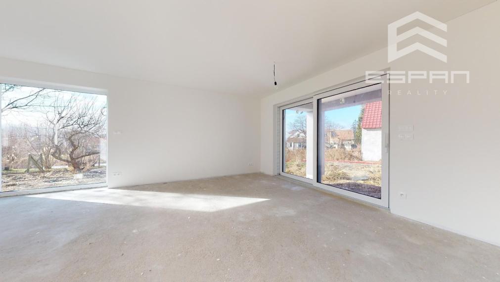 SKOLAUDOVANÝ 4 izb. rodinný bungalov s praktickou dispozíciou v obci Jablonové len 25 min od BA!!