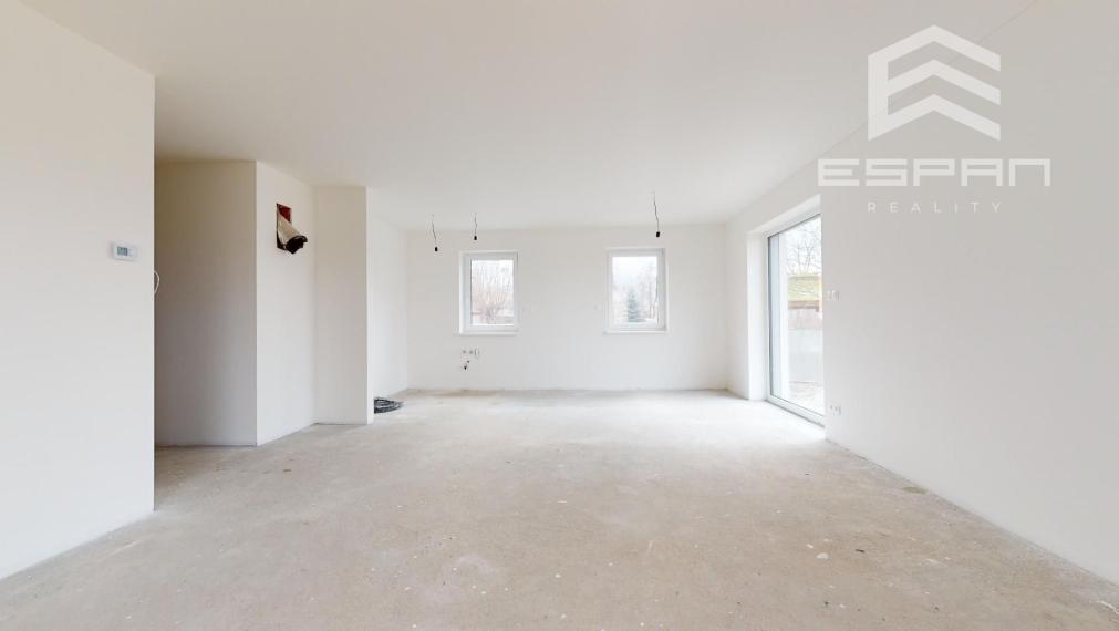 SKOLAUDOVANÝ 4 izb. rodinný bungalov s praktickou dispozíciou v obci Jablonové len 25 min od BA!!