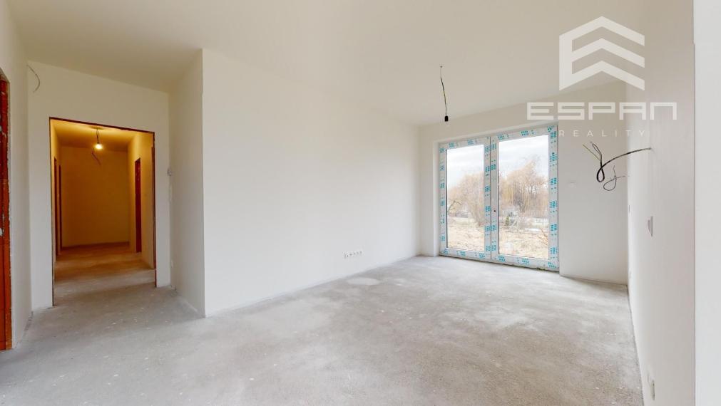 SKOLAUDOVANÝ 4 izb. rodinný bungalov s praktickou dispozíciou v obci Jablonové len 25 min od BA!!