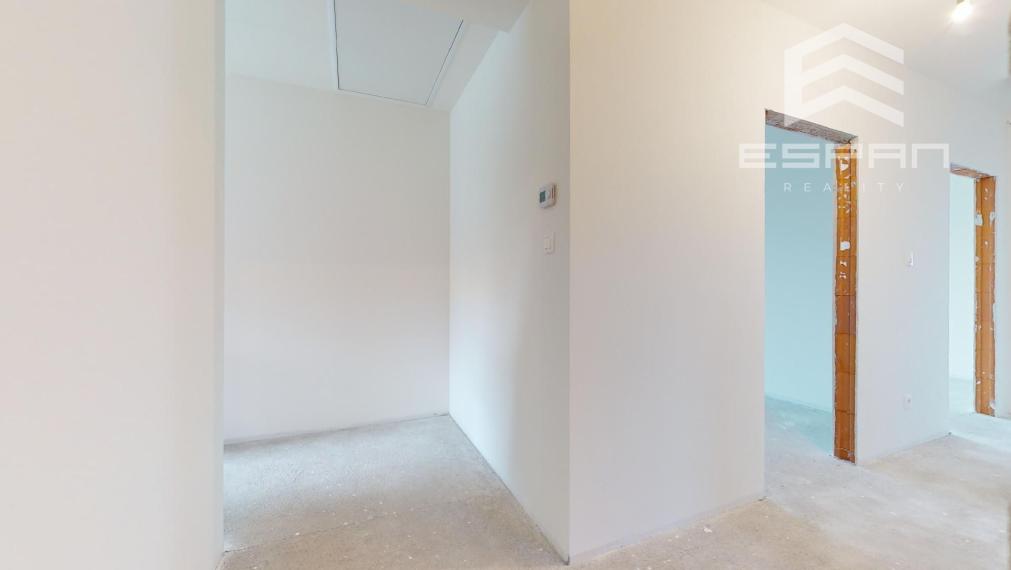 SKOLAUDOVANÝ 4 izb. rodinný bungalov s praktickou dispozíciou v obci Jablonové len 25 min od BA!!