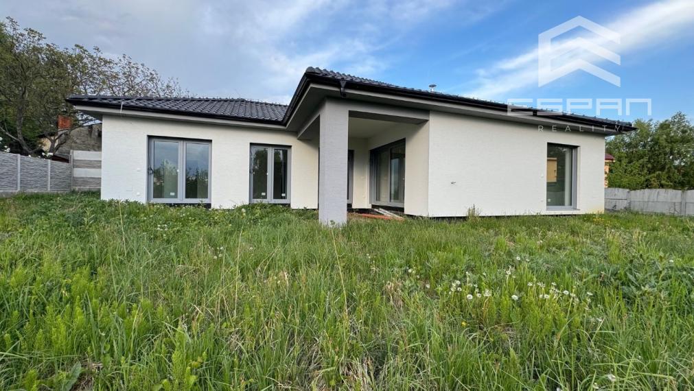 SKOLAUDOVANÝ 4 izb. rodinný bungalov s praktickou dispozíciou v obci Jablonové len 25 min od BA!!