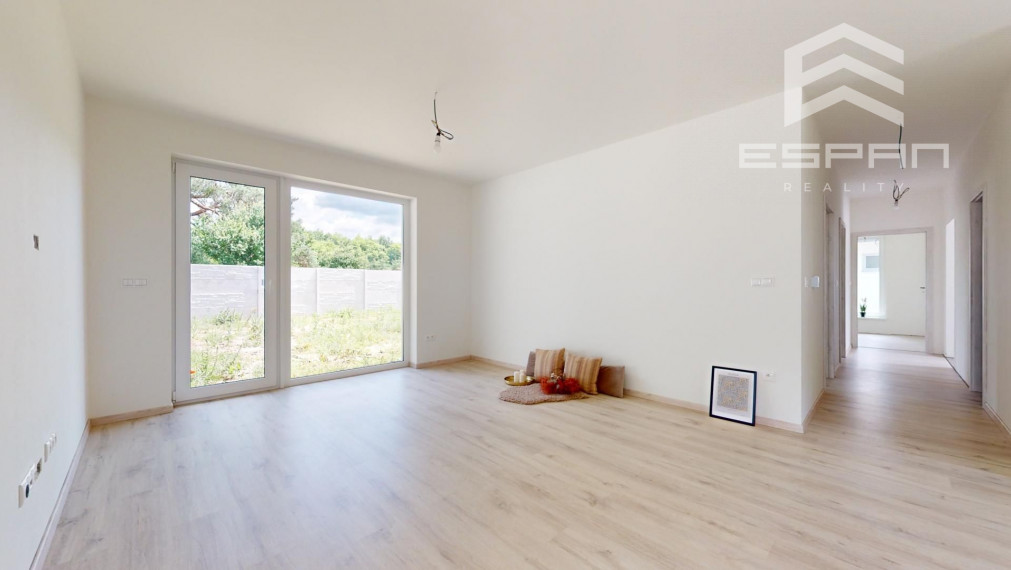 NOVOSTAVBA: 4 izb. rodinný bungalov vyhotovený v ŠTANDARDE v obci Sekule!!