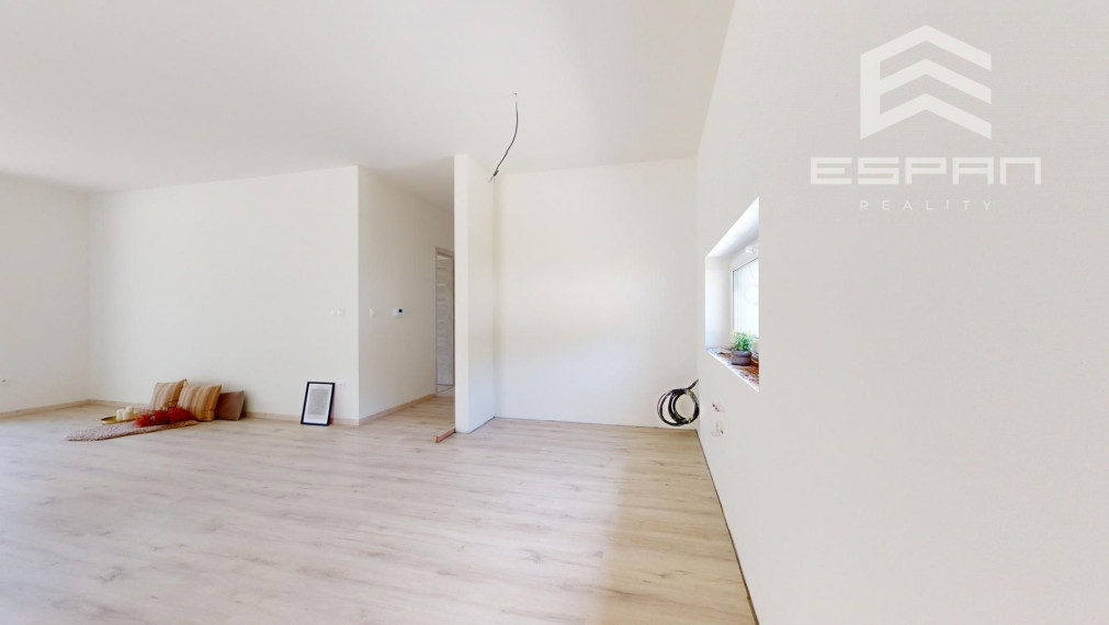 NOVOSTAVBA: 4 izb. rodinný bungalov vyhotovený v ŠTANDARDE v obci Sekule!!