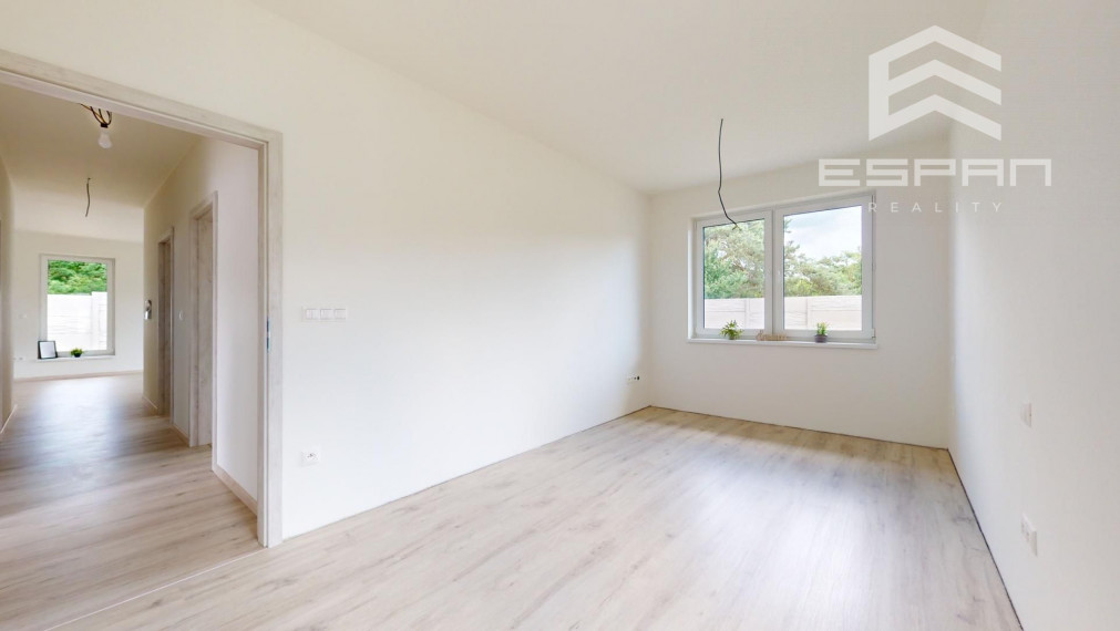 NOVOSTAVBA: 4 izb. rodinný bungalov vyhotovený v ŠTANDARDE v obci Sekule!!