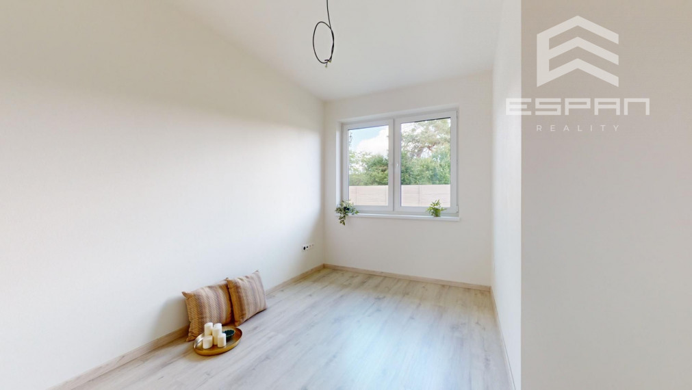 NOVOSTAVBA: 4 izb. rodinný bungalov vyhotovený v ŠTANDARDE v obci Sekule!!