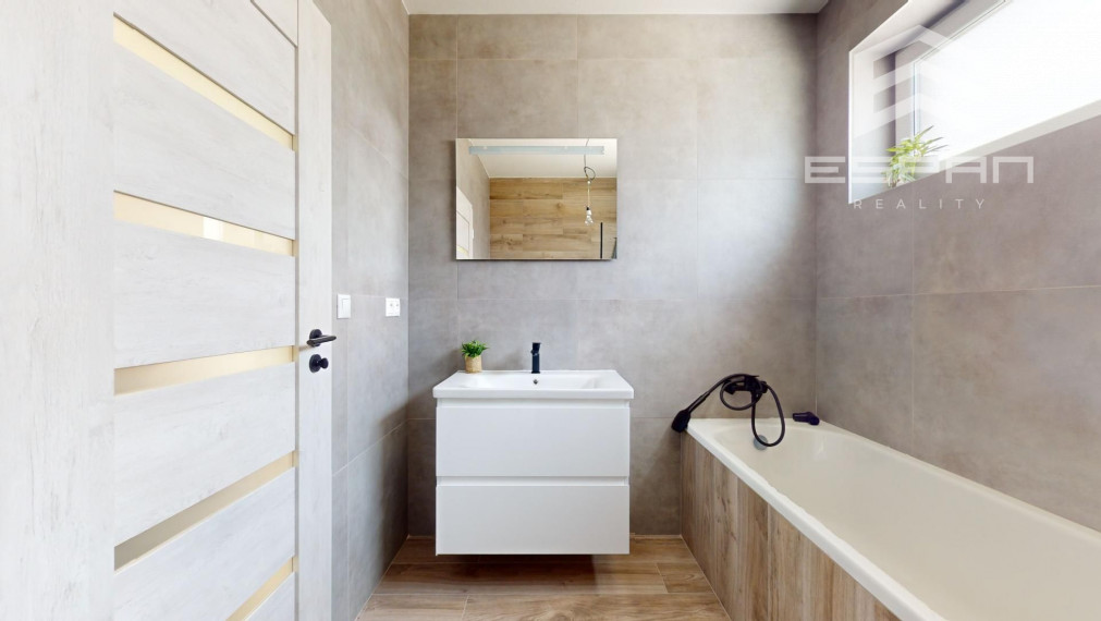 NOVOSTAVBA: 4 izb. rodinný bungalov vyhotovený v ŠTANDARDE v obci Sekule!!