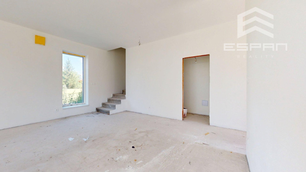 Skolaudovaný 4 izb. rodinný dom v dvojdome so záhradkou/Plavecký Mikuláš!!