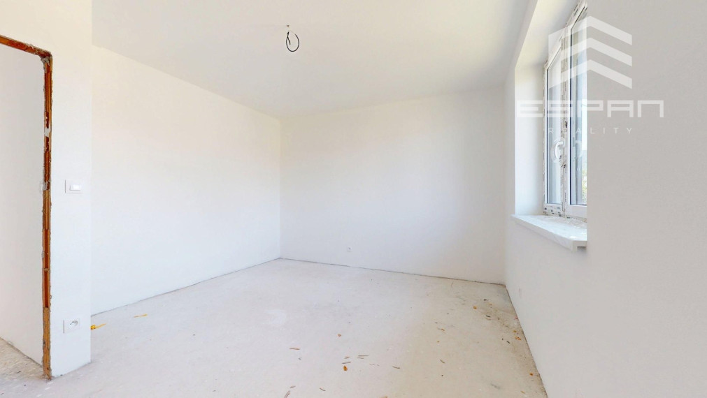 Skolaudovaný 4 izb. rodinný dom v dvojdome so záhradkou/Plavecký Mikuláš!!