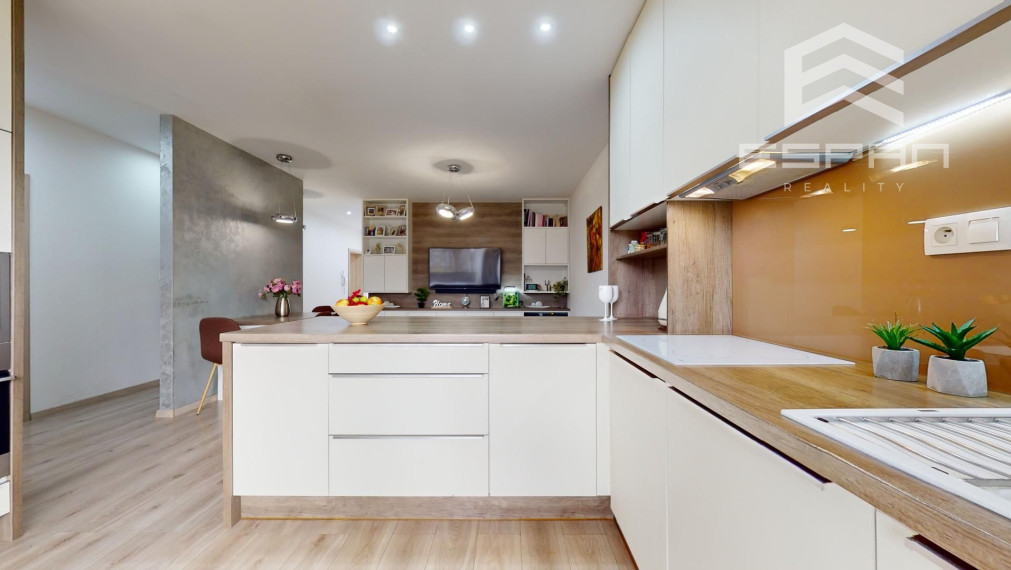 NA PRENÁJOM: Kompletne zariadený 3 izb. byt s výnimočným výhľadom priamo do Zámockého parku/Malacky!!