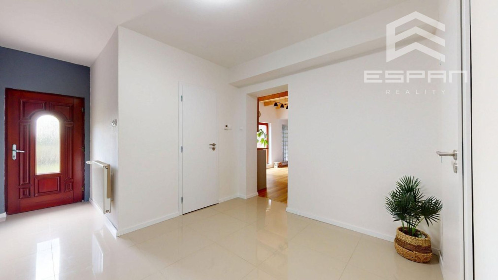 Rodinný dom s charizmou a úžasnou záhradou, vhodný aj pre viacgeneračné bývanie