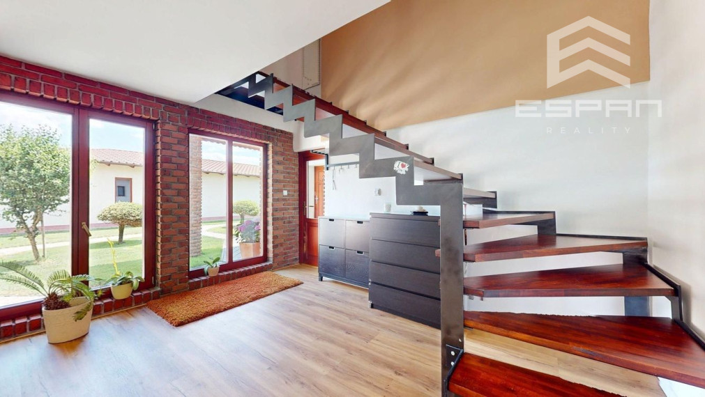 Rodinný dom s charizmou a úžasnou záhradou, vhodný aj pre viacgeneračné bývanie