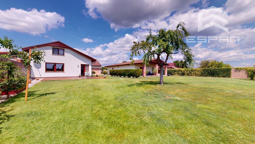 Rodinný dom s charizmou a úžasnou záhradou, vhodný aj pre viacgeneračné bývanie