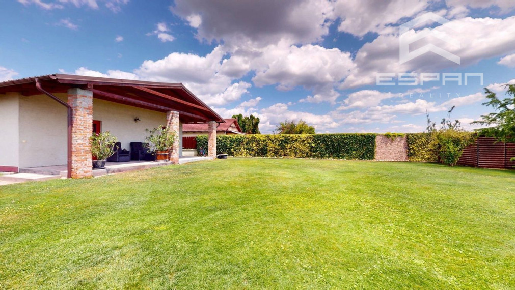 Rodinný dom s charizmou a úžasnou záhradou, vhodný aj pre viacgeneračné bývanie