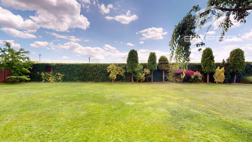 Rodinný dom s charizmou a úžasnou záhradou, vhodný aj pre viacgeneračné bývanie