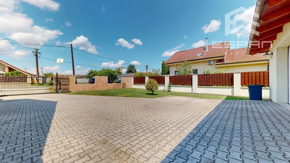 Rodinný dom s charizmou a úžasnou záhradou, vhodný aj pre viacgeneračné bývanie