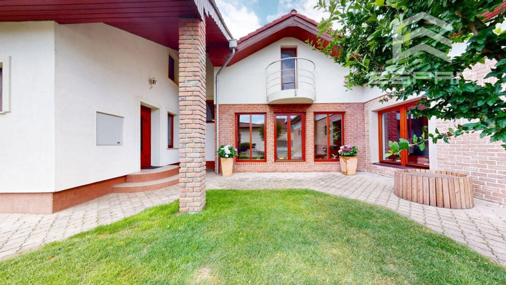 Rodinný dom s charizmou a úžasnou záhradou, vhodný aj pre viacgeneračné bývanie