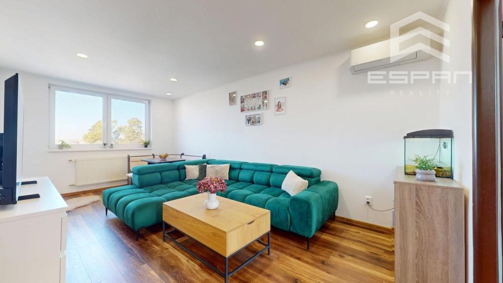 Zrekonštruovaný 3 izb. byt v byt. dome s vlastným dvorom, garážou a pivnicou!